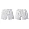 Shorts Baby Boy Mode Casual Shorts mit elastischer Taille reine Baumwollshorts Kinderkleiderhose für Gentleman -Schulstil täglich D240510 geeignet