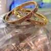 La prima scelta della gente per uscire dal braccialetto stretto bracciale essenziale e trifoglio in alto con il bracciale Vanley comune