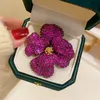 Retro Snowflake Rose Brooch Womens coloré Luxury Cumbic Zirconia Cloth accessoires Bijoux épingles de bijoux Cadeaux de mariage 240430