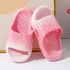Crianças de gradiente de verão Flippers para meninos e meninas Sandals Indoor Outdoor Home Furnishings 240509