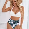 Kvinnors badkläder Kvinnor Semester Swim set Sexig Bikini Trendy Leaf Print med höga midjestammar Halter för sommaren