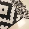 カーペットベッドルームカーペット黒と白のチェッカーフロアマットタッセル織り