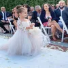 2020 Robes de fille de fleur blush pour les mariages robes de bal à manches longues en dentelle en dentelle