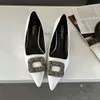 Square Buckle Rhinestone puntige teenpompen Sandalen comfortabele slanke designer schoen Black Elegant Low Heel Office vrouwen schoenen