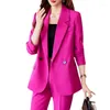 Pantalon féminin en deux pièces 2024 Elegant Women Jacket Fashion Suit Fashion Brun Brown Rose Red Female et Jupe courte