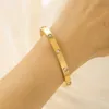 Bracelet exclusif Lovers pour montrer le bracelet couple de cartes à cartes chaudes d'amour simple et élégante avec un panier commun et un bracelet de famille C