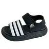 Sandales 2024 Été Nouveaux enfants garçons légers Velcro Beach Chaussures filles sports décontractés H240510
