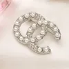 Diseño de marca Women Doble pequeño conjunto de fragancias Pequeñas Diamond Pearl Brooch Personalidad Corsage Combates Diseñadores de alfileres Crean alfileres de moda para regalos navideños Bohemio