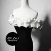 Bateau Robe de soirée en ajustement minimaliste Robe de fête blanc satin noir Velvet longue robe pour femmes