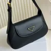 con bolsas de noche de cajas para mujeres diseñador casual de diseñadores de boda de cuero letra de bolso de cuero triángulo de metal triángulo de hombro mochila de mensajería de compras