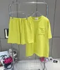 Летние женские спортивные костюмы дизайнерские костюмы роскошная вышивка полотенца логотип высококачественный дизайнерский дизайнерский футболка с коротким рубашкой.