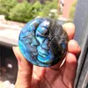 Estatuetas decorativas 1pcs esculpidas à mão Blue Flash Labrador Palm Stone Sun and Moon Day Month