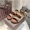 Luksusowy projektant Slipper Gladiator Sandał Podwójny buty dla kobiety Man Summer Beach Dżins Suders Sac Luxe Haft Mule Basen Slajd Boopnior Outdoor Sport Sandale