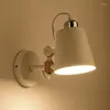 Lampe murale nordique en bois américain solide moderne minimaliste art au chevet de chevet en bois d'escalier intérieur feux de passe