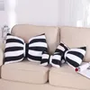 Cuscino Super carino cartone animato morbido Big Auto a strisce in bianco e nero Creative Auto Casa di divano di divani Regali decorati