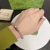 Designer perlé Le nouveau bracelet rose dispose d'un bracelet de conception unique personnalisé et peut être porté par les hommes et les femmes en tant que bracelet à la mode
