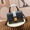 Designer Locky BB Tote Bag Luxury Crossbody Metal Lock Women Leather Classic Stampato Pattern Pulsanti Portafoglio di busta 215K 215K