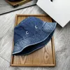 Chapeau de seau denim noirs hommes femmes designer chapeaux de baseball brodés d'été casquette de balle de mode mens de protection solaire décontractée le chapeau de soleil de soleil classique