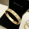 Bracciale di lusso Progettato per le persone bracciale ad alto contenuto di bracciale ad alto contenuto d'argento puro largo e stretto trifoglio in oro rosa 18k con braccialetto Vanley comune