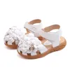 Sandalen 2023 Summer Girls Flower Princess Shoes Beach Baotou 1-5 jaar oude baby H240510