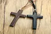 Pendanthalsband Vintage Wood Crucifix för män Kvinnor Giftsmycken med 90 cm Rope Chain4375010
