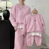 Eltern-Kind-Kinder-Kinder-Herbst-Hoodie Luxus rosa Stickerei Trend Set für Mädchen Casual Pullover rund Hals Zwei-teiliger Kleidung CSD2401174-6