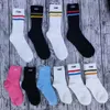 Skarpetki męskie Socki damskie Lin Four Seasons Hafted Mid Barrel Piasped Letter Para Casual Sports Wygodne skarpetki uadm