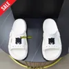 Luxury Stylish Designer Slippers For Mens Casual Sports Slides Sandals Black White Sandle Sliders Man Summer Beach Room Shoes Size Mules Ss