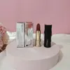 Maquillage de maquillage de haute qualité échantillon de rouge à lèvres à lèvres à lèvres 20 couleurs avec numéro de série tube en aluminium tube noir satin Nouveau emballage