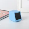 Bordklockor Lektronisk smart klocka med helskärm GIF -animation WiFi Väderprognos Station USB Laddning av plast Mini Desk