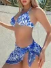 Damenbadebekleidung Frauen Bikini Set Blumenblau und weißes Porzellan-Druck-BH-Slips mit Tie-up-Rock Badeanzug 3-teiliger Badeanzug