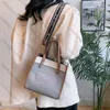 Women's Designer Bags Tote Tote Bag High Sense Capacity 2024 New Fashion Shopping Versatile Single Shoulder Small Light Luxury Hand Factory Direct Sales