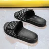 Chaussures décontractées Slippers pour hommes portés extérieurement à la mode de salle