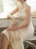 Atemberaubende Perlen Meerjungfrau Brautkleider sexy offener Rückenhalter Hals Brautempfang formelle OCN -Kleider BC18820