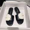 Blomma platt tofflor öppen tå icke-halk strandskor mode glid designer märke sandaler sommar blommor flip flops kvinnor