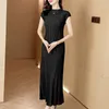 Feestjurken lente miyake geplooid 2024 high-end elegante zwart donkergrijze halfhoog kraag slanke jurk eenvoudige ontwerp tuniek voor vrouwen