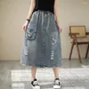 Юбки Aricaca Женщины высококачественная вышитая цветочные джинсовые средства M-L Случай