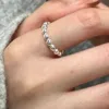 Знаменитые дизайнерские популярные кольца для любовников серебряное кольцо с бусинными женщинами чисто милые и простые круглые с обычным ванли