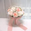 Dekorative Blumen Mariage Bouquet Hochzeit Braut Hand Halten Blumenband Rosa weiße Seidenhandgefertigte künstliche Rosen -Party -Accessoires