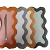 Tapetes de mesa Placemat bordados com arestas onduladas em forma de ventil