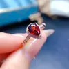 Clusterringen S925 Sterling Silver Natural Pigeon Blood Garnet Ring vrouwelijk waterdruppel 6 8 mm