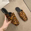 Slippers Leopard Femmes Flats Mules Chaussures printemps 2024 Fad Slingback Slippers Designer New Flip Womens Casual Walking Zapatos Bless