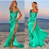 Robe de bal de bal en satin de soie romantique 2019 Green Long sans arrière longueur du sol sexy plage côté fente de fête à fente