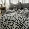 Sängkläder sätter Leopard Print Quilt Cover Set Sexig och söt bomullsdäcke kuddefashion Kort sängkläder mysig rumsdekoration