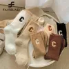 Femmes chaussettes simples en tricot en laine du milieu en laine centrale dame hiver chaude épaisse moelleuse socs longs sox