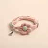 Colliers de chien charmant collier de chat de style dessin animé réglable fleur moelleuse douce avec un collier de chaton saut