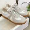 Scarpe designer uomini sneaker margiela sneaker da donna allenatore mm6 allenatore in pelle scamosciata allenatore in pelle in gomma sneaker sneaker maison scarpe da corsa all'aperto 35-45 b4