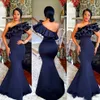 2020 Vente chaude Sexy African Navy Blue Sirène Bridesmaid Robes One épaule Ruffles Tiered Sweep Train Plus Taille Party Maid of Honor G 267T