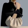 Moda ręczna modna jakość wysokiej francuskiej torby damskiej nowa mała 240315 Bow Summer Cloud Crossbody Bag i JQwif
