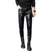 メンズパンツIdopy Mens Zipper Halloween Steam Punk Zipper Pu Motorcycy Party Holiday Stage Performance Punk人工レザーパンツJeansl2405